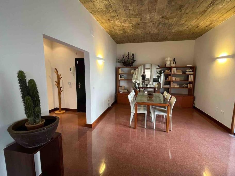 Luxury Beachfront Las Canteras Apartment