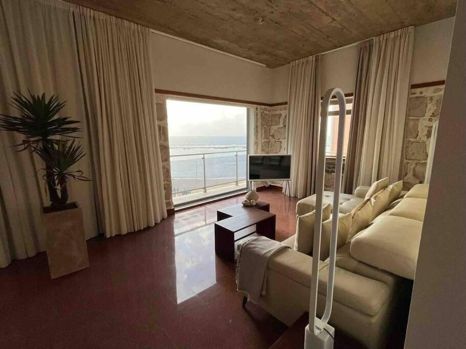 Luxury Beachfront Las Canteras Apartment *